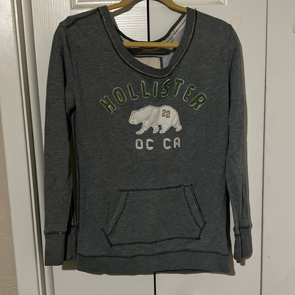 Hollister Sweatshirt size medium